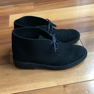 Clark’s desert chukka boots. Black size 10. EUC.